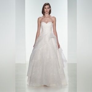Sweetheart strapless wedding dress — BRAND NEW